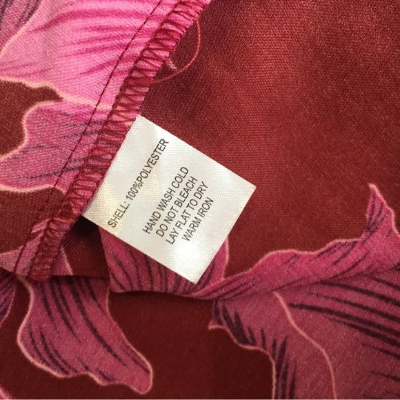 Bailey 44 Satin effect  Red Pink Floral shirt Button up size Medium  NWT - Picture 3 of 5